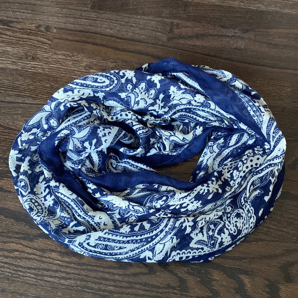 Infinity scarf